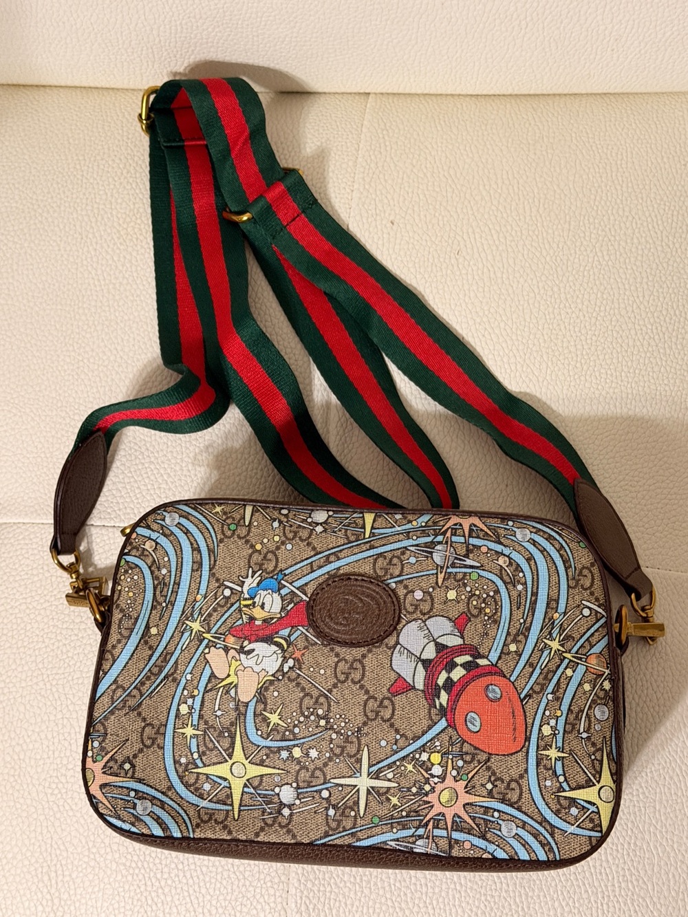 Like new Rare Gucci Brown GG Canvas Donald Duck Rocket Print Messenger Bag - Picture 3 of 4